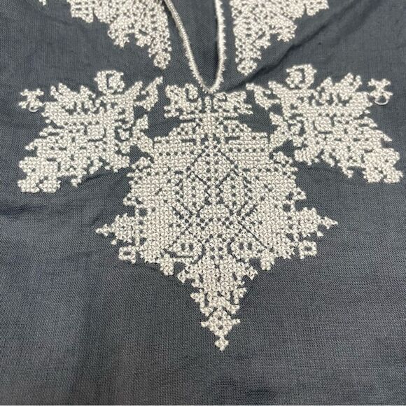 CAROLL Gray Cotton Blouse V-Neck embroided neck 3/4 Sleeves Blouse Chubby Chick - Picture 4 of 8